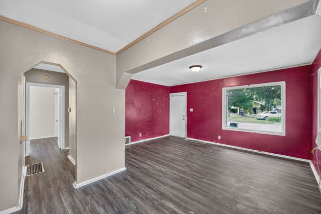 4032 2nd Avenue, Des Moines, IA 50313