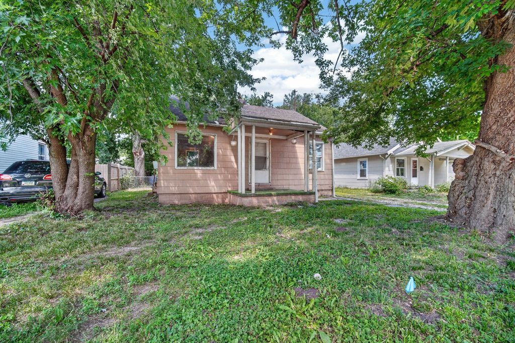 4032 2nd Avenue, Des Moines, IA 50313
