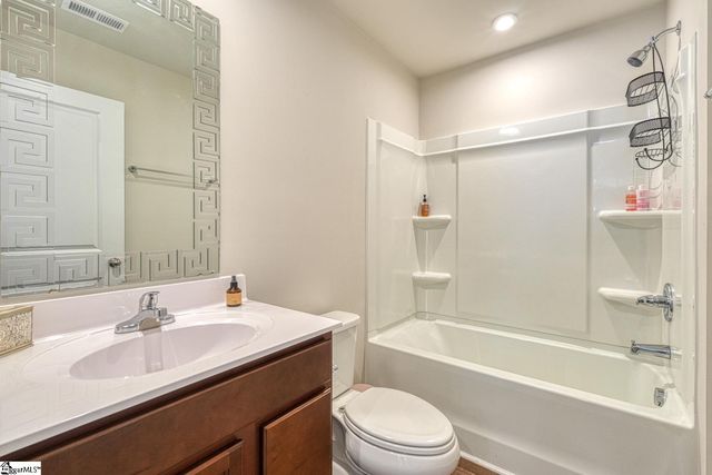 2225 Bassinger Court, Wellford, SC 29384