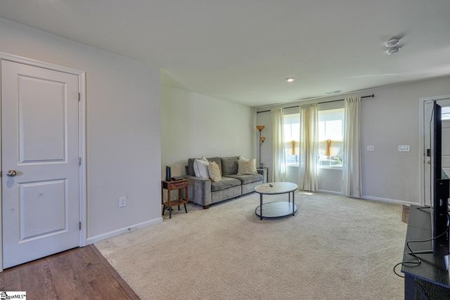 2225 Bassinger Court, Wellford, SC 29384