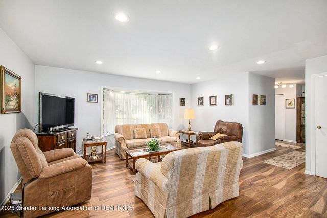 2711 Lasalle Boulevard, Lansing, MI 48912