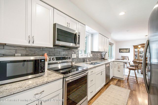 2711 Lasalle Boulevard, Lansing, MI 48912