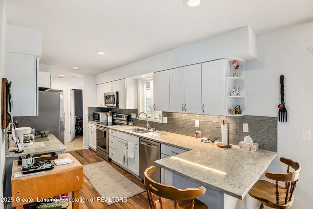 2711 Lasalle Boulevard, Lansing, MI 48912