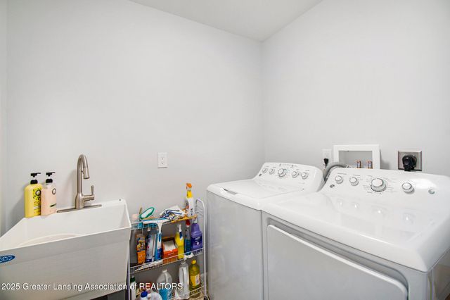 2711 Lasalle Boulevard, Lansing, MI 48912