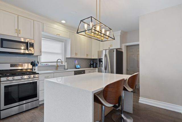 3336 Grand Boulevard, Brookfield, IL 60513