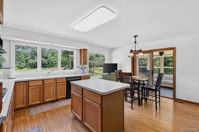 4037 Chilson Road, Genoa Township, MI 48843