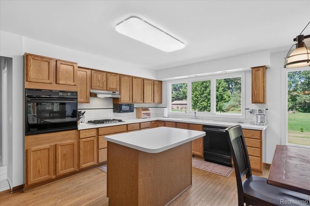 4037 Chilson Road, Genoa Township, MI 48843