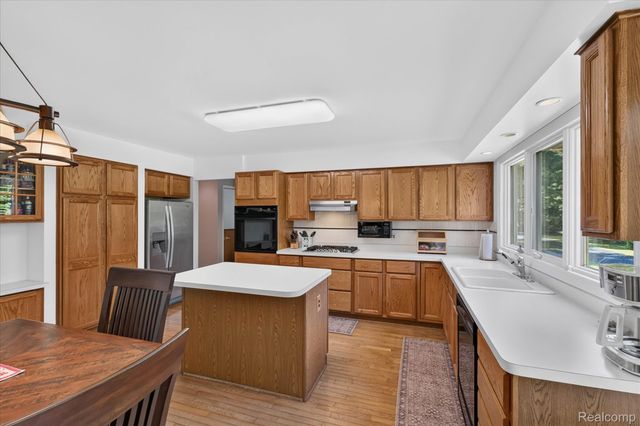 4037 Chilson Road, Genoa Township, MI 48843