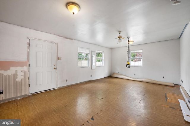 182 COVINGTON LN, West Deptford, NJ 08096