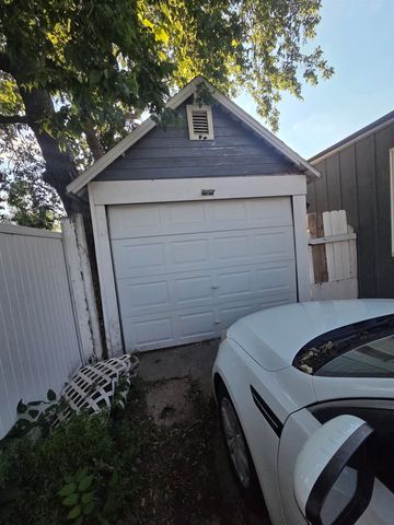 621 N 9th Street, Salina, KS 67401