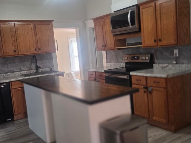 621 N 9th Street, Salina, KS 67401