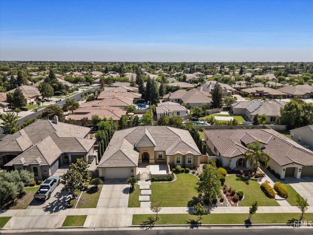 11009 Strathaven Street, Bakersfield, CA 93312
