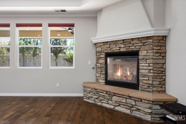 11009 Strathaven Street, Bakersfield, CA 93312