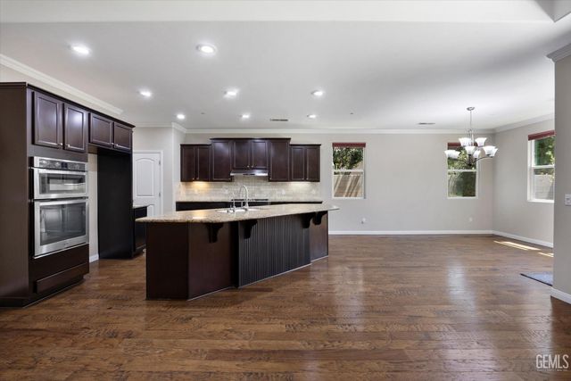 11009 Strathaven Street, Bakersfield, CA 93312