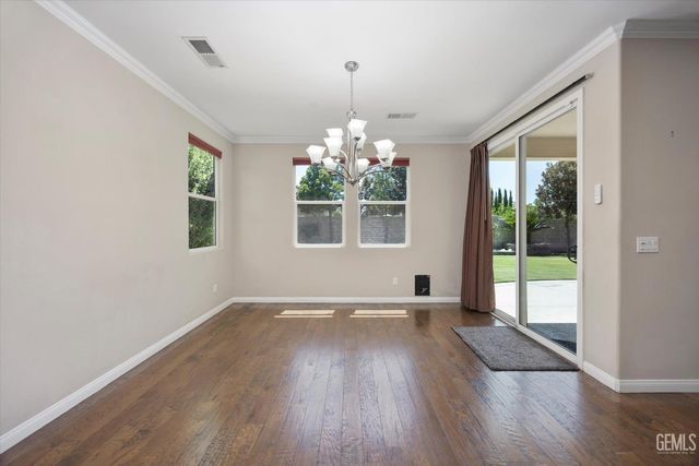 11009 Strathaven Street, Bakersfield, CA 93312