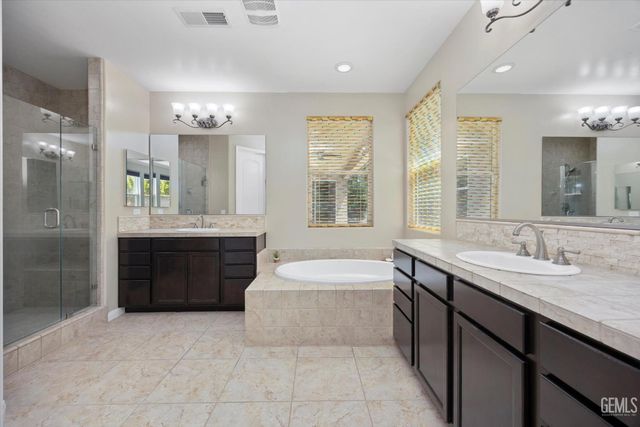 11009 Strathaven Street, Bakersfield, CA 93312