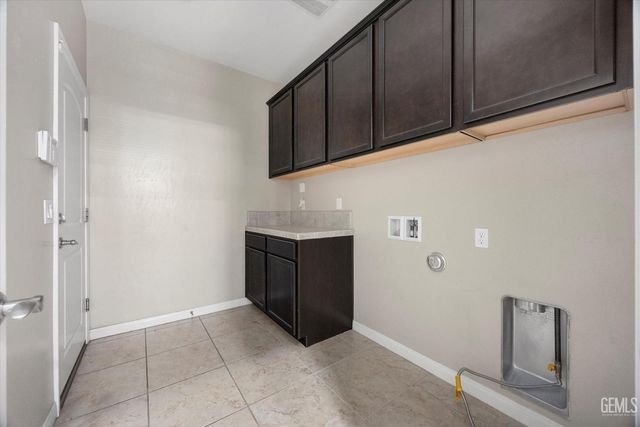 11009 Strathaven Street, Bakersfield, CA 93312