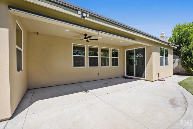 11009 Strathaven Street, Bakersfield, CA 93312