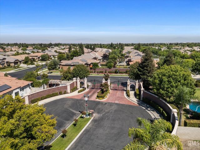 11009 Strathaven Street, Bakersfield, CA 93312
