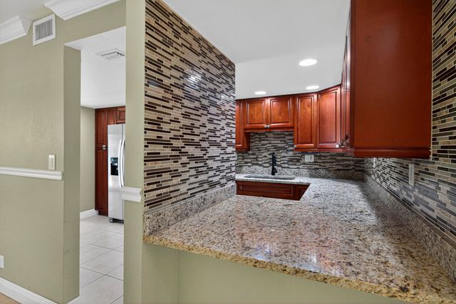 1419 NW 80th Avenue H, Margate, FL 33063