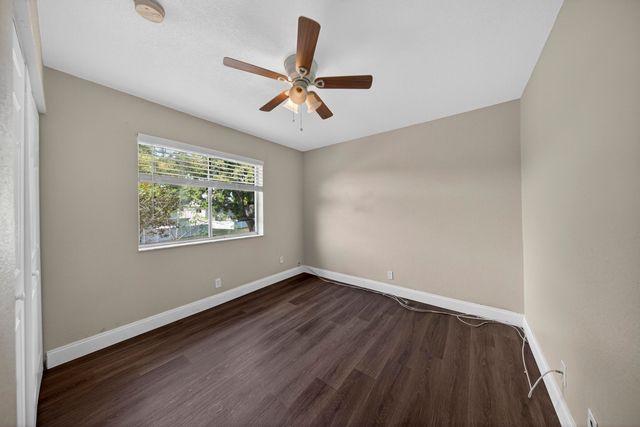 1419 NW 80th Avenue H, Margate, FL 33063