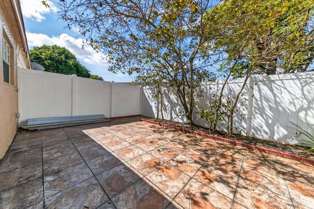 1419 NW 80th Avenue H, Margate, FL 33063