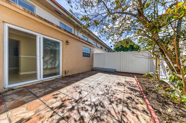 1419 NW 80th Avenue H, Margate, FL 33063