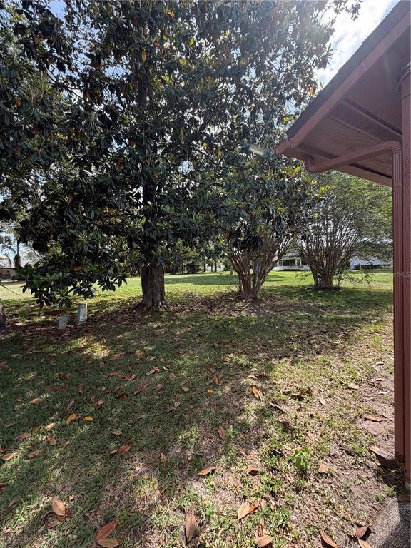 Image 35 of property listing at 5120 LAZY LAKE CIRCLE, Orlando, FL 32821