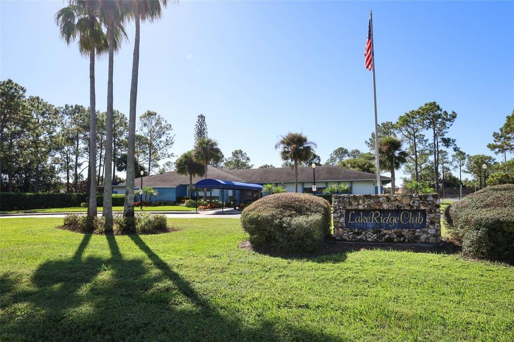 Image 40 of property listing at 5120 LAZY LAKE CIRCLE, Orlando, FL 32821