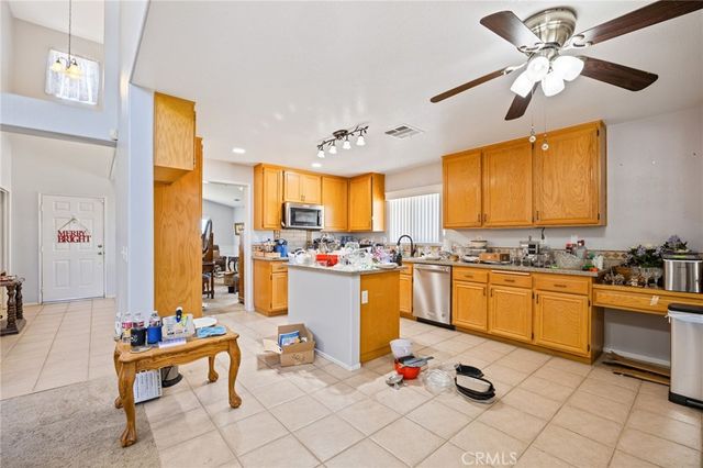 3459 Desert Cloud Avenue, Rosamond, CA 93560
