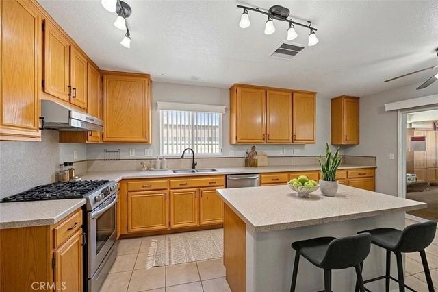 3459 Desert Cloud Avenue, Rosamond, CA 93560
