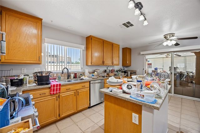 3459 Desert Cloud Avenue, Rosamond, CA 93560