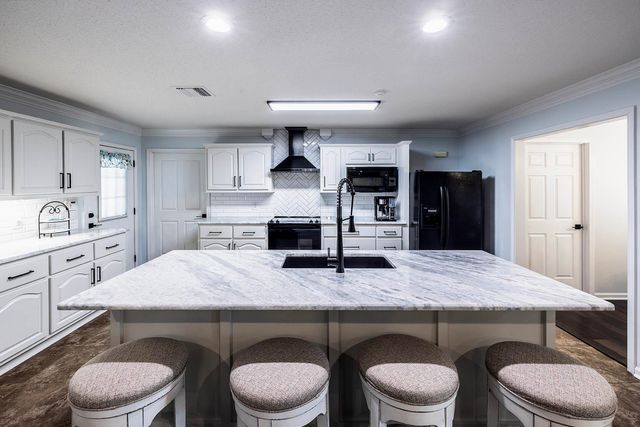 108 Lindsey Dr, Houma, LA 70360