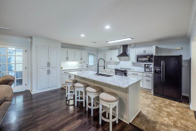 108 Lindsey Dr, Houma, LA 70360