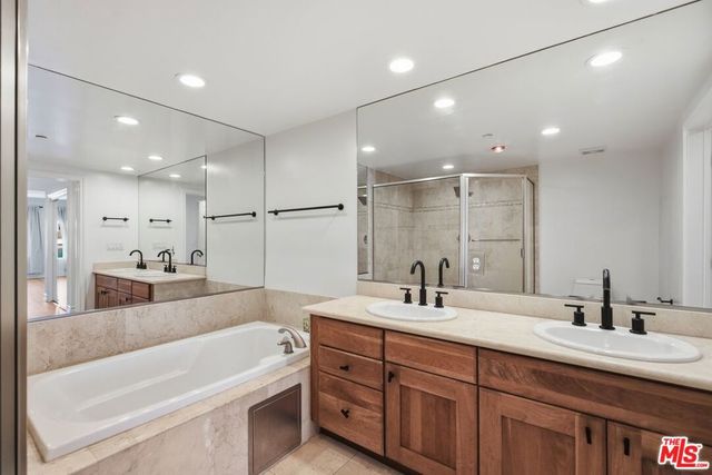 1878 Greenfield Avenue 304, Los Angeles, CA 90025