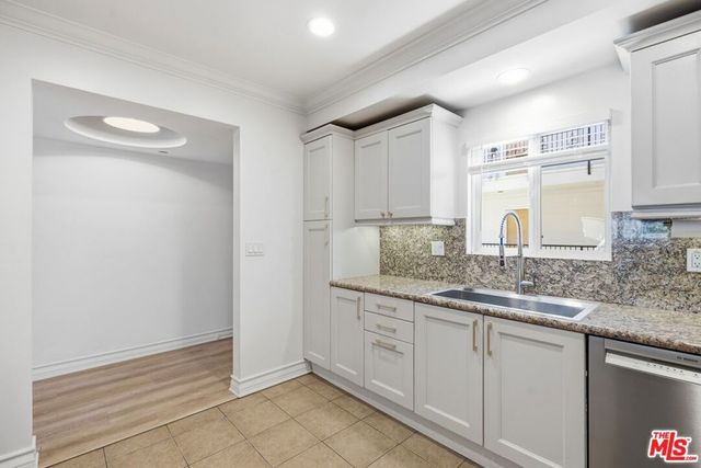 1878 Greenfield Avenue 304, Los Angeles, CA 90025