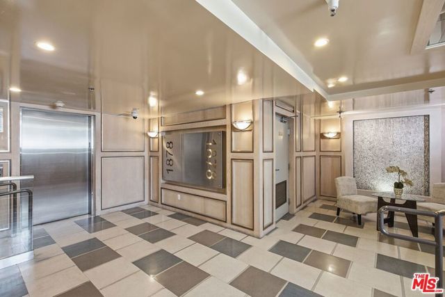 1878 Greenfield Avenue 304, Los Angeles, CA 90025