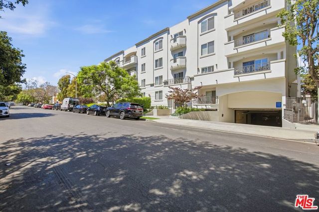 1878 Greenfield Avenue 304, Los Angeles, CA 90025