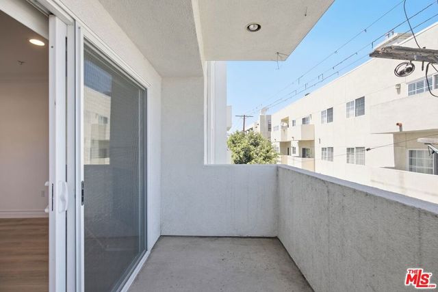 1878 Greenfield Avenue 304, Los Angeles, CA 90025