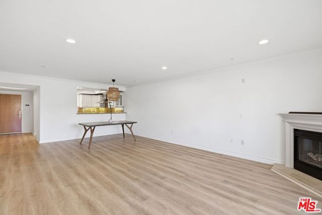 1878 Greenfield Avenue 304, Los Angeles, CA 90025