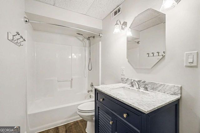 2708 Hawk Drive NE, Marietta, GA 30066