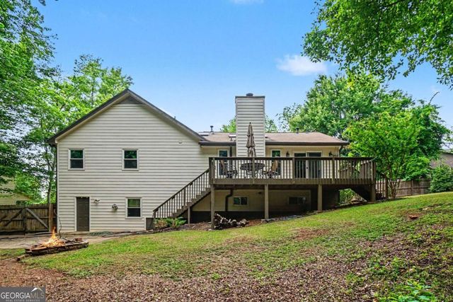 2708 Hawk Drive NE, Marietta, GA 30066