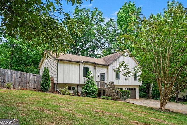 2708 Hawk Drive NE, Marietta, GA 30066
