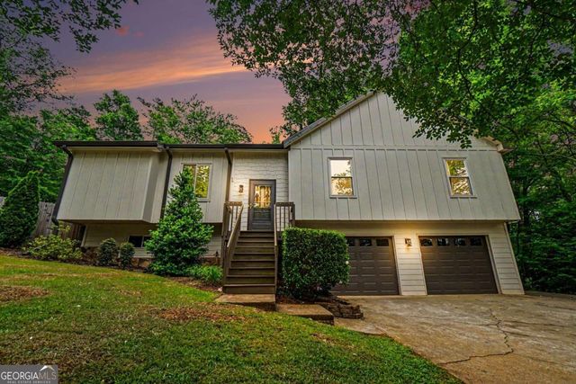2708 Hawk Drive NE, Marietta, GA 30066