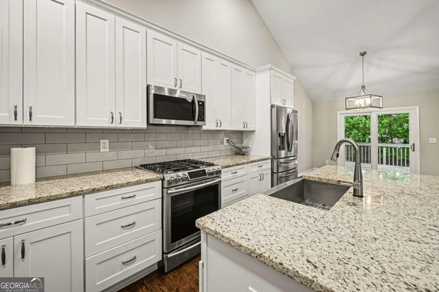 2708 Hawk Drive NE, Marietta, GA 30066