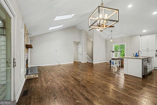 2708 Hawk Drive NE, Marietta, GA 30066