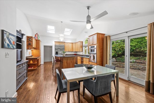 7908 FOXHOUND RD, Mclean, VA 22102