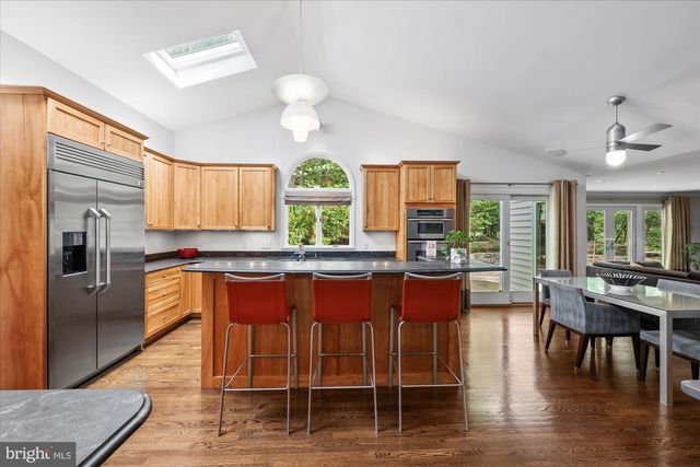 7908 FOXHOUND RD, Mclean, VA 22102