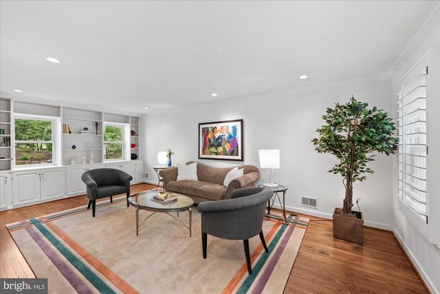 7908 FOXHOUND RD, Mclean, VA 22102