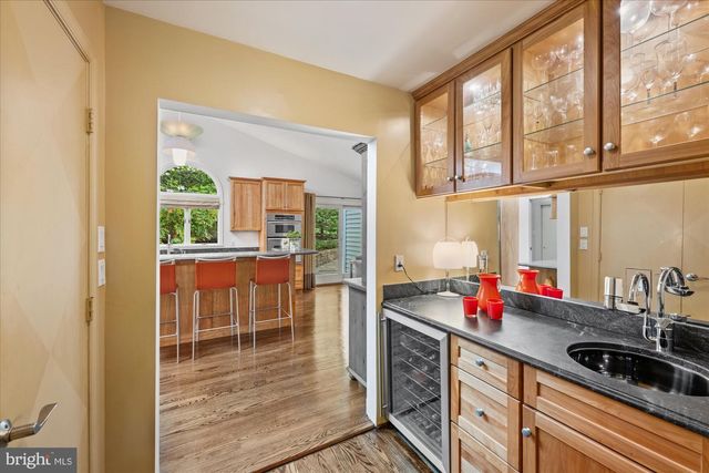 7908 FOXHOUND RD, Mclean, VA 22102